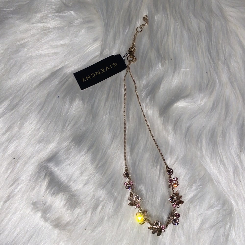 🔥Givenchy statement Necklace 🔥 - Picture 9 of 10